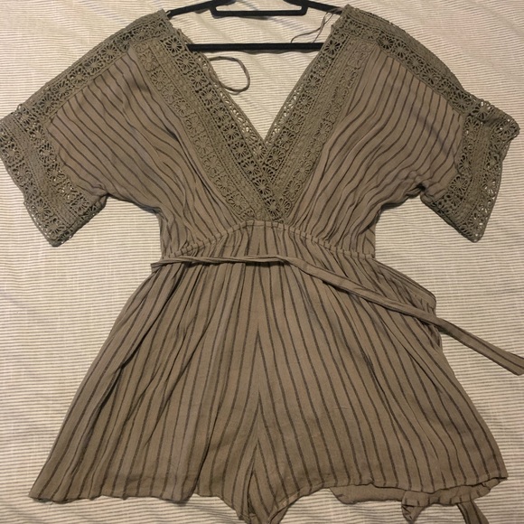 M Boutique Green Romper - Picture 1 of 1